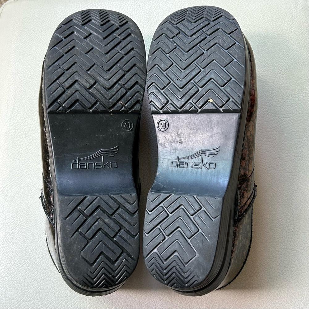 Dansko Black Patent Leather Iridescent Water Drop Pattern Clog Size 40 EU/ 10 US - Picture 11 of 11